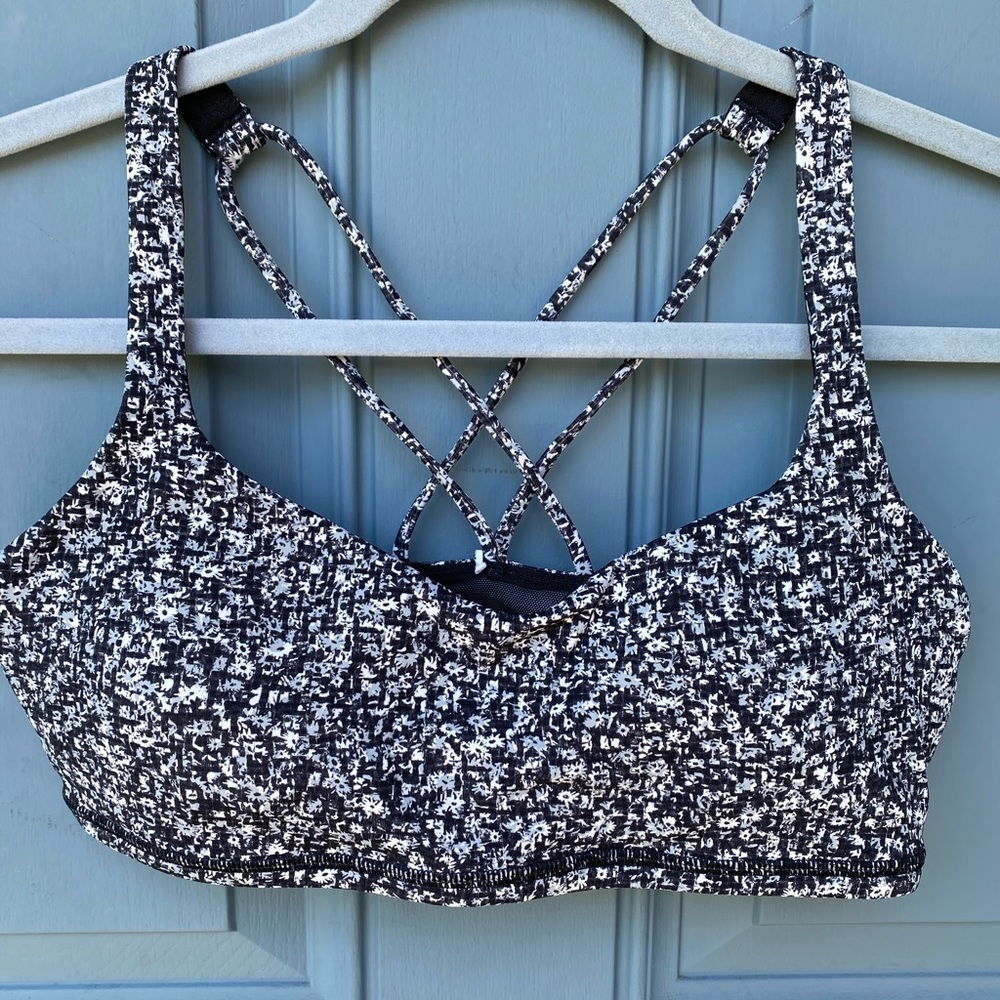 Lululemon Free to Be Bra